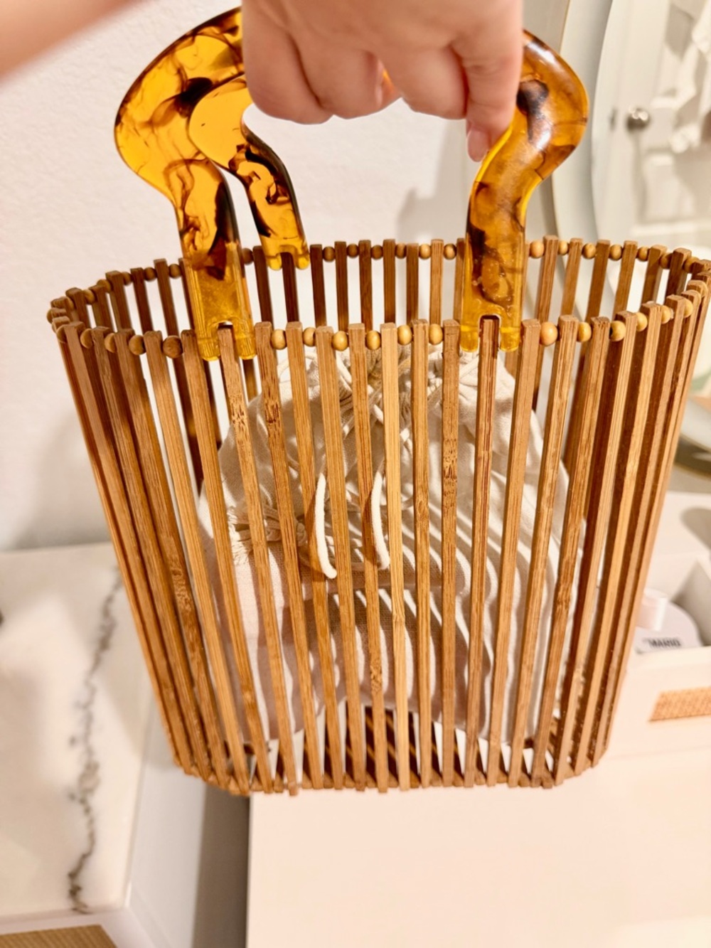 VENUS Amber Tortoiseshell Handle Bamboo Slat Tote